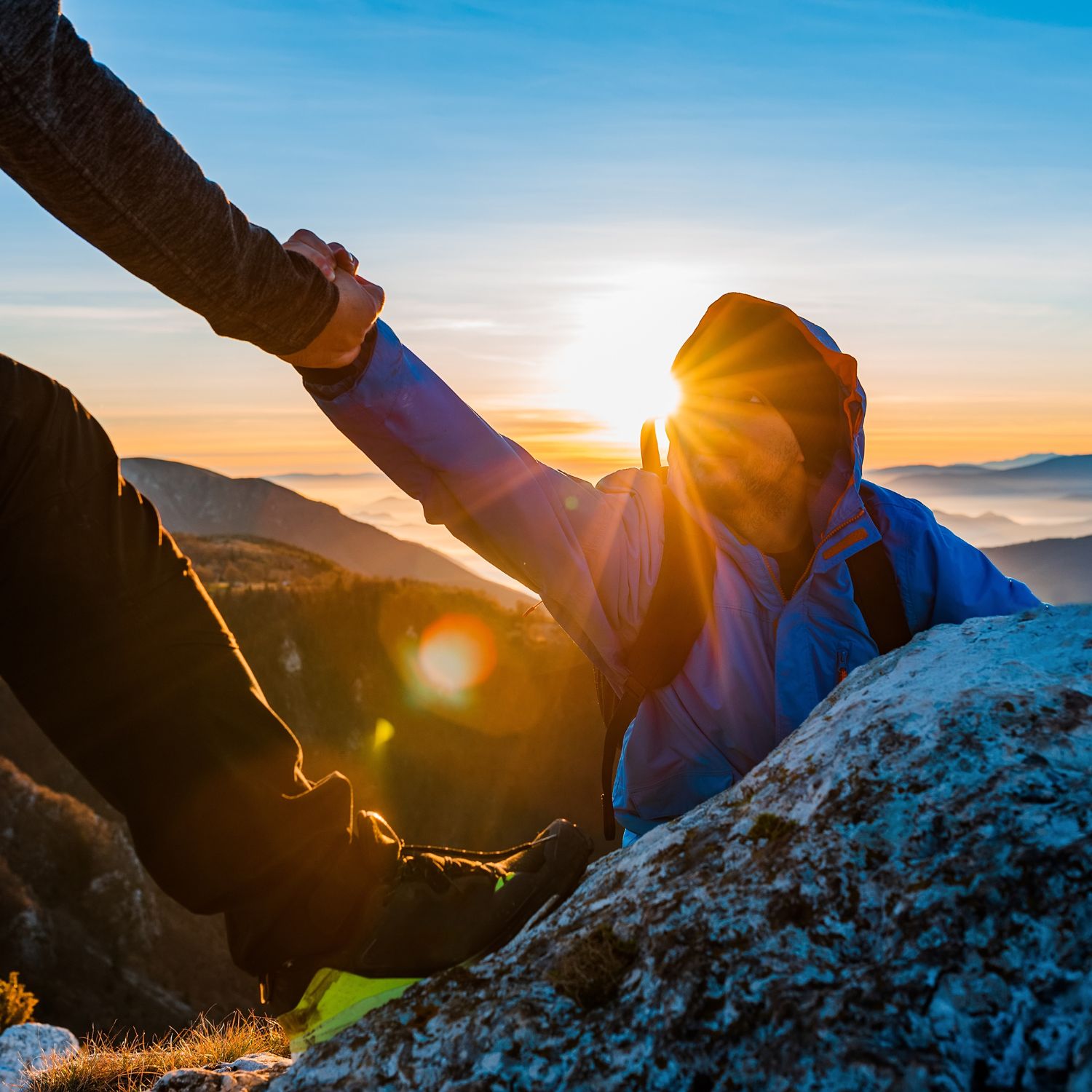 How To Stay Warm and Comfortable on a Mountain Hike